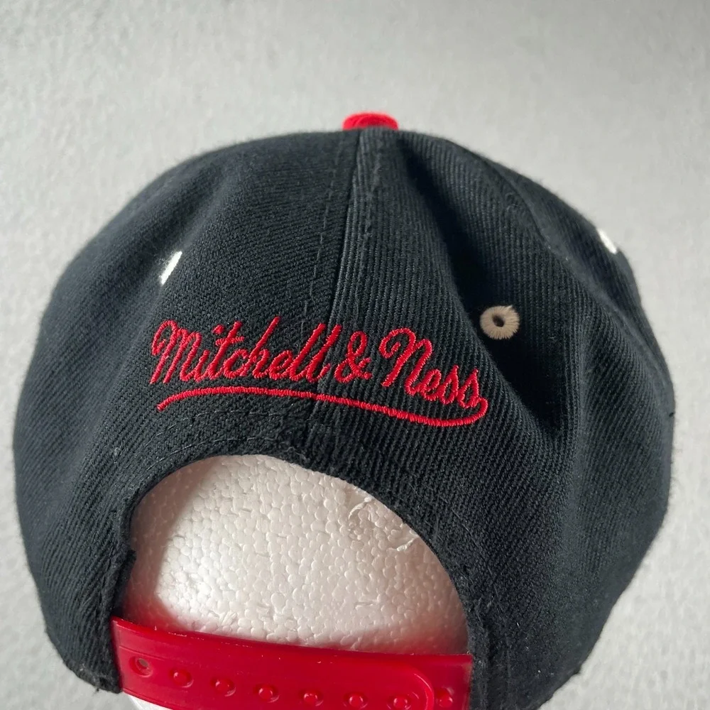 Mitchell & Ness NBA Chicago Bulls Classic Snapback Hat Red Cap Basketball Script